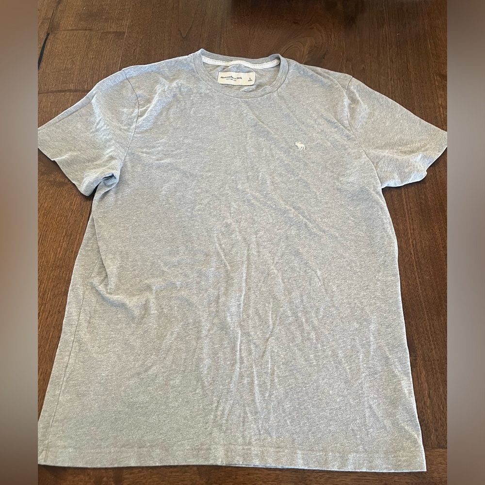 Grey Abercrombie tee shirt
